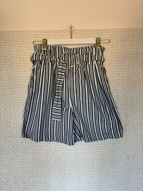 Free People High Waisted Paper Bag Shorts ✨
